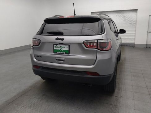 Used 2018 Jeep Compass Latitude AWD/4WD image 7