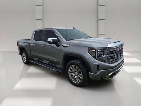Used 2023 GMC Sierra 1500 Denali AWD/4WD image 3