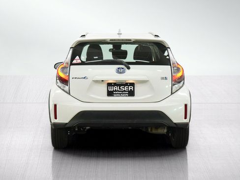 Used 2018 Toyota Prius C Two w/ Carpet Mat Package FWD image 4