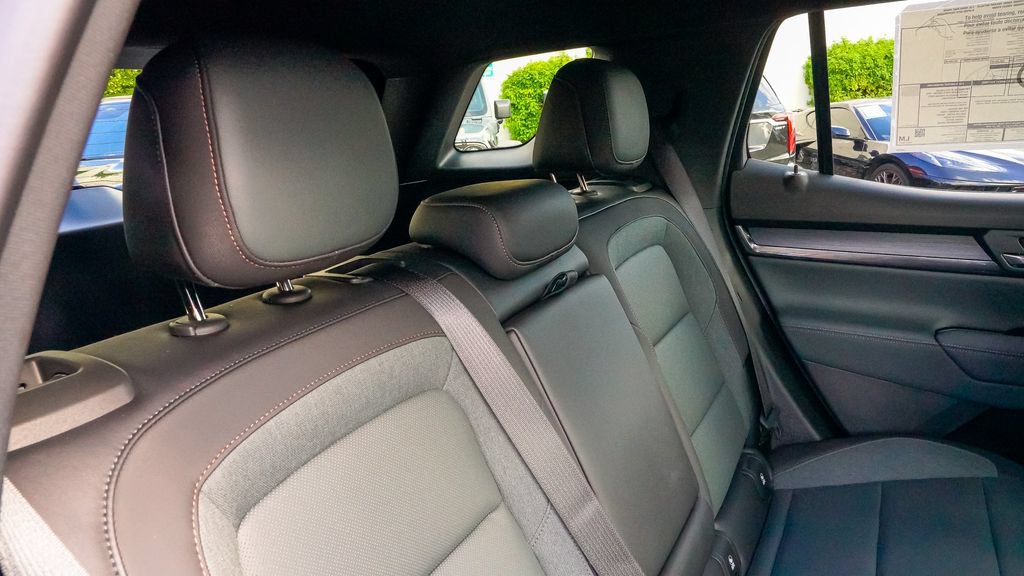 New 2027 GMC Terrain AT4 w/ Technology Package II AWD/4WD image 13