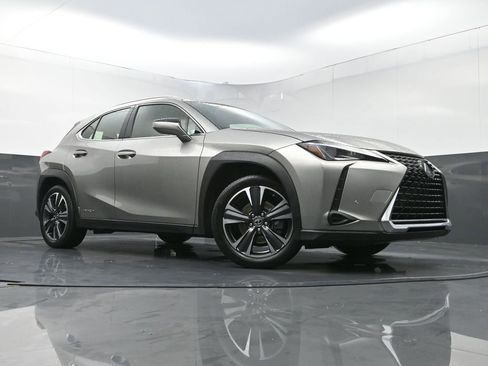 Used 2021 Lexus UX 250h w/ Accessory Package (Z2) image 22