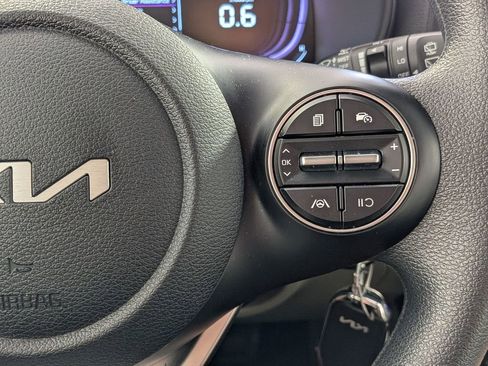 Used 2025 Kia Soul LX FWD image 15