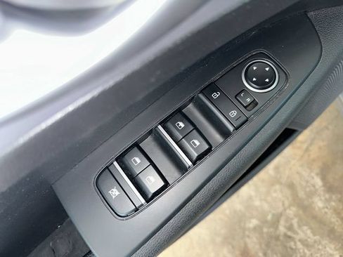Certified 2023 Kia Forte LXS w/ LXS Technology Package FWD image 17