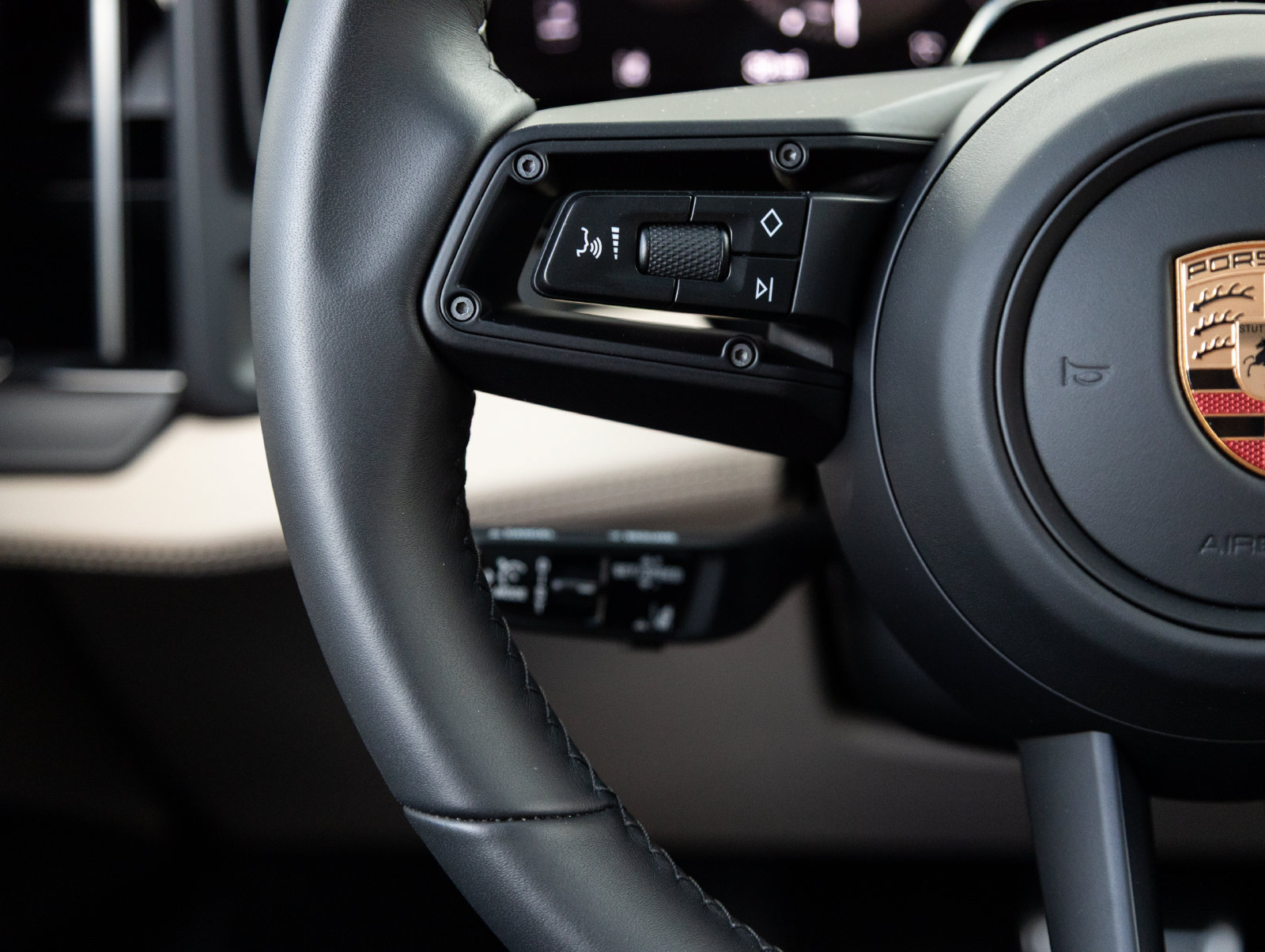 Certified 2026 Porsche Cayenne Electric AWD/4WD image 15