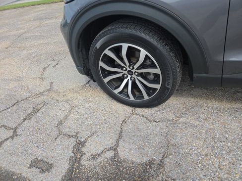 Used 2022 Ford Explorer ST-Line RWD image 18