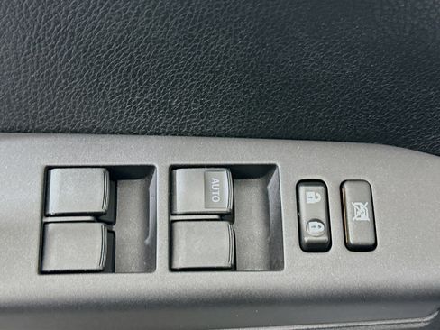 Used 2017 Toyota RAV4 XLE FWD image 15