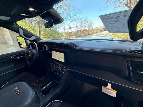 Used 2026 GMC Sierra 2500 AT4X image 44