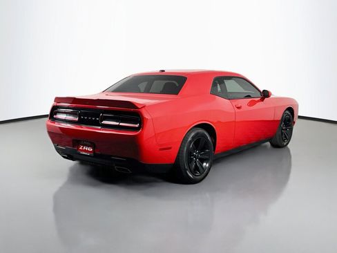 Used 2021 Dodge Challenger SXT RWD image 5