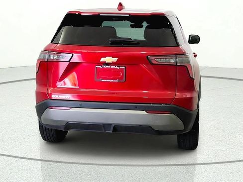 Used 2025 Chevrolet Equinox LT w/ Safety and Technology Package FWD image 5