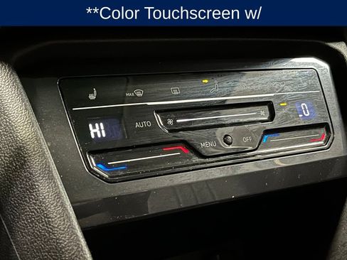 Used 2022 Volkswagen Tiguan SE w/ Panoramic Sunroof Package image 11