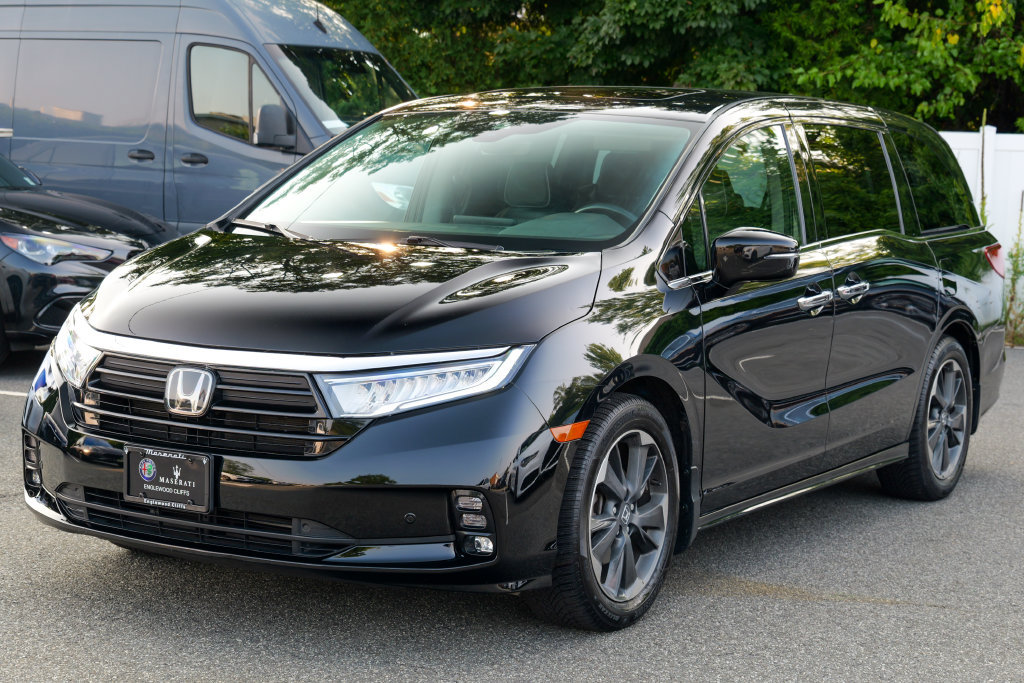 Used 2023 Honda Odyssey Elite image 3