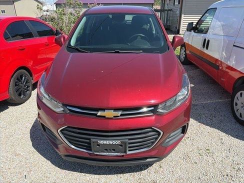 Used 2022 Chevrolet Trax LS image 2