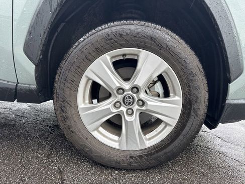 Used 2021 Toyota RAV4 LE AWD/4WD image 21