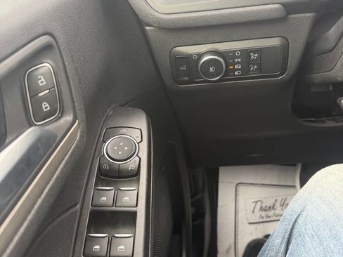 Used 2022 Ford Escape SEL image 16