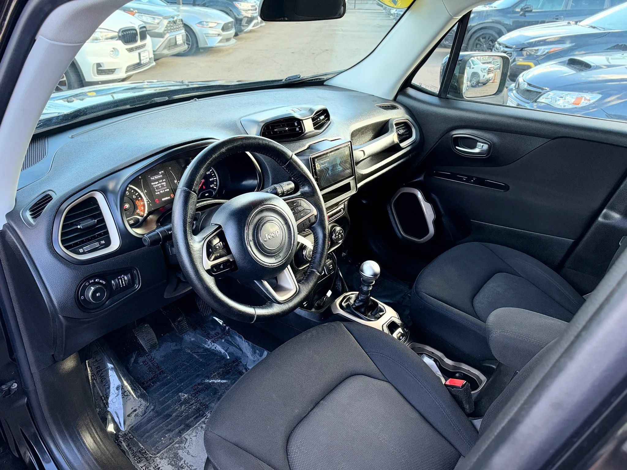 Used 2015 Jeep Renegade Latitude w/ Cold Weather Group II AWD/4WD image 11