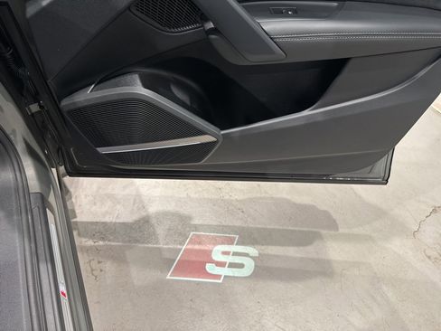 Used 2025 Audi SQ5 Prestige image 45