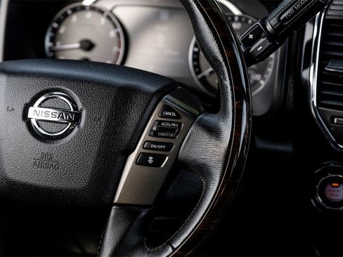 Used 2020 Nissan Titan Platinum Reserve w/ Moonroof Package image 15