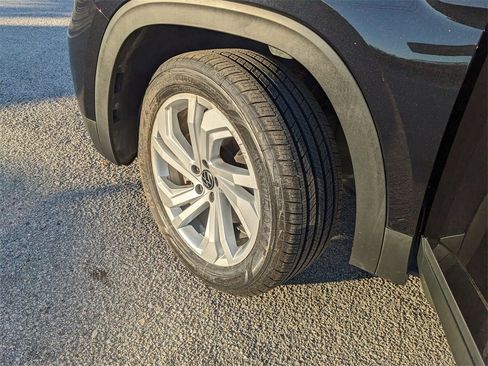 Certified 2022 Volkswagen Atlas SE image 38