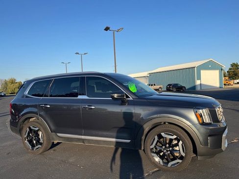 Used 2023 Kia Telluride S w/ S Sunroof Package image 5