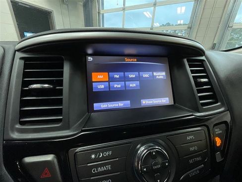 Used 2020 Nissan Pathfinder S FWD image 17