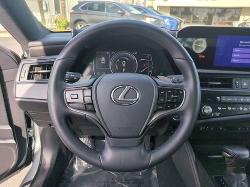 Used 2024 Lexus ES 300h w/ Premium Package image 18