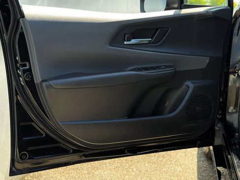 Certified 2025 Toyota Prius XLE AWD/4WD image 10