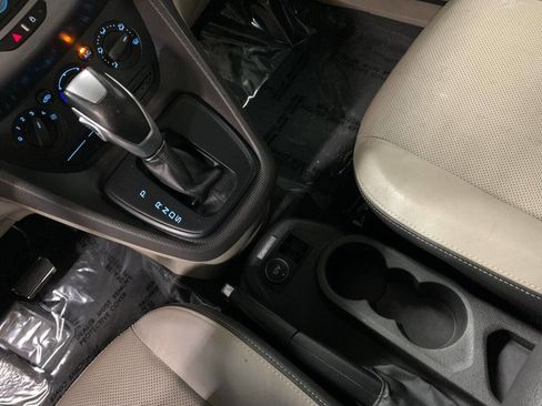 Used 2015 Ford Transit Connect XLT image 12