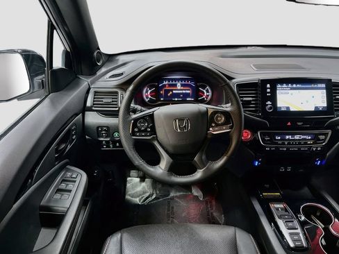 Used 2025 Honda Passport Black Edition image 24