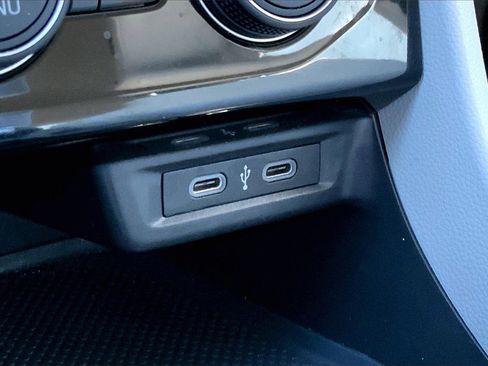 Used 2023 Volkswagen Jetta SE image 15