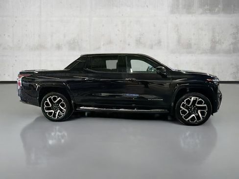 New 2024 Chevrolet Silverado EV RST image 4