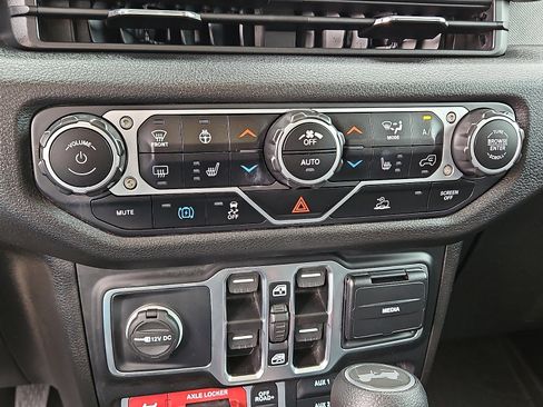 Used 2025 Jeep Wrangler Unlimited Sport S 4xe AWD/4WD image 15