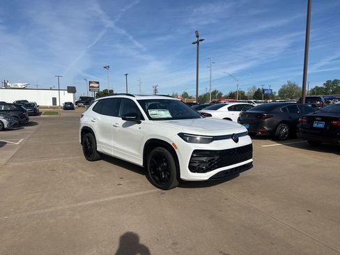 New 2026 Volkswagen Tiguan SE R-Line AWD/4WD image 3