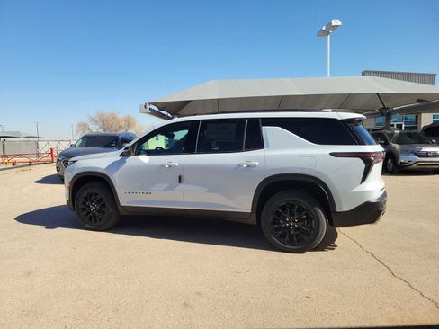 New 2026 Chevrolet Traverse LT w/ Enhanced Driving Package FWD image 11
