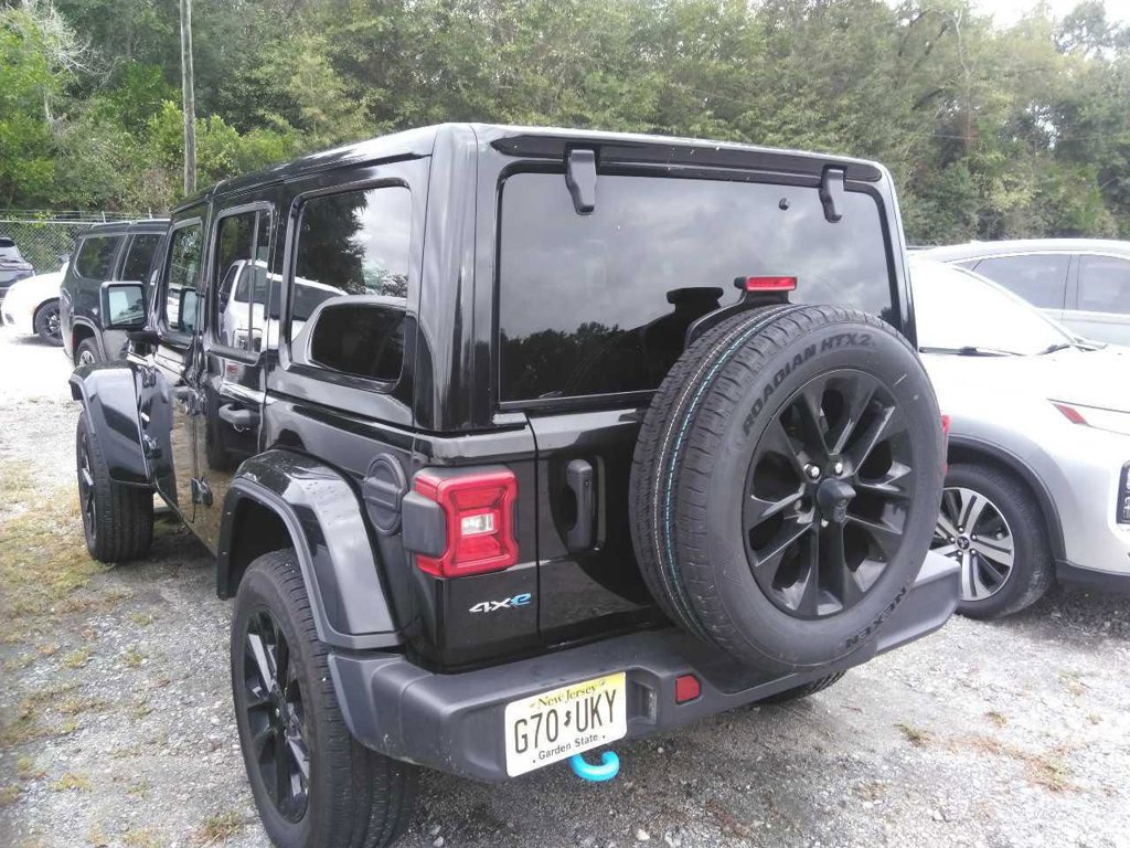 Used 2024 Jeep Wrangler Unlimited Sahara AWD/4WD image 2