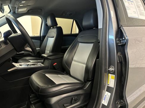 Used 2023 Ford Explorer XLT w/ Equipment Group 202A AWD/4WD image 8