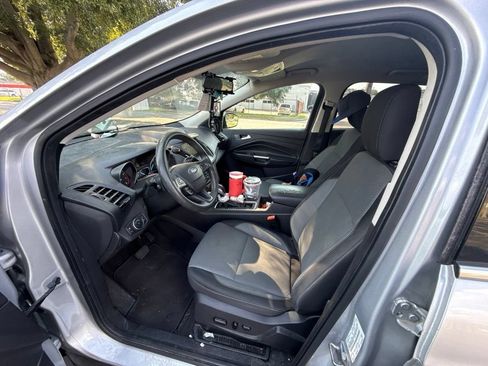 Used 2019 Ford Escape SE FWD image 16