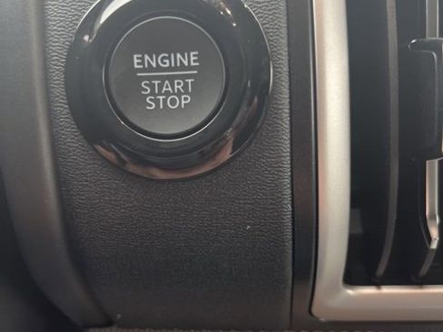 New 2025 Ford Expedition Active image 27