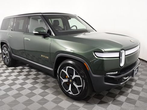 Used 2023 Rivian R1S Adventure AWD/4WD image 8