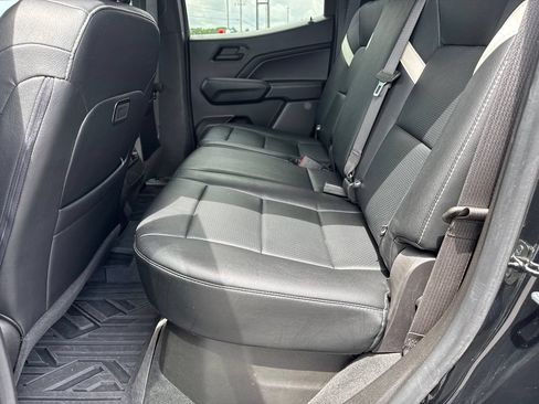 Used 2023 Chevrolet Colorado Trail Boss w/ Technology Package AWD/4WD image 21