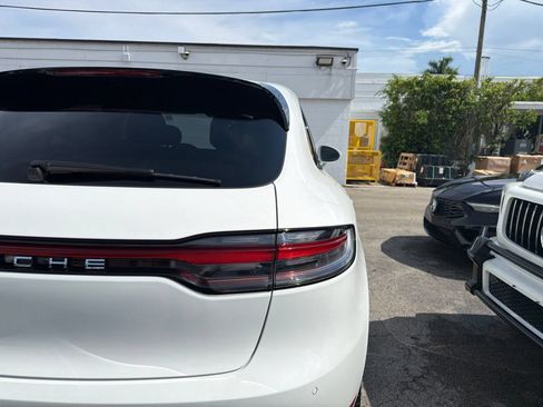Used 2025 Porsche Macan AWD/4WD image 16
