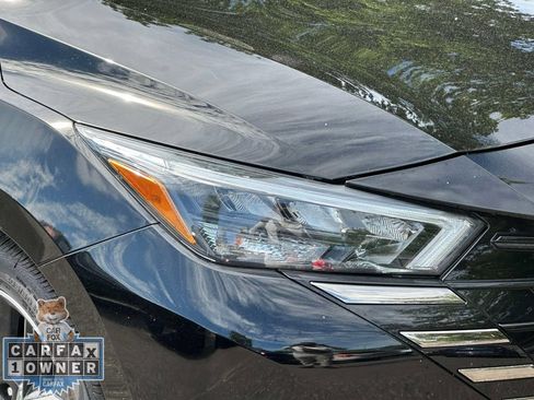 Used 2025 Nissan Versa SR w/ Trunk Package FWD image 9