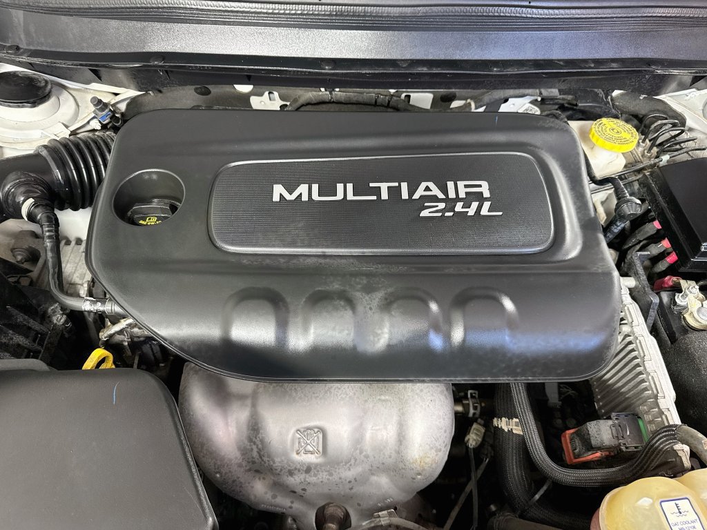 Used 2019 Jeep Cherokee Limited FWD image 38