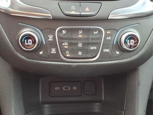 Used 2024 Chevrolet Equinox LT w/ LPO, Floor Liner Package FWD image 20