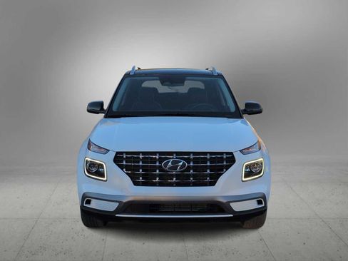 New 2025 Hyundai Venue Limited image 3