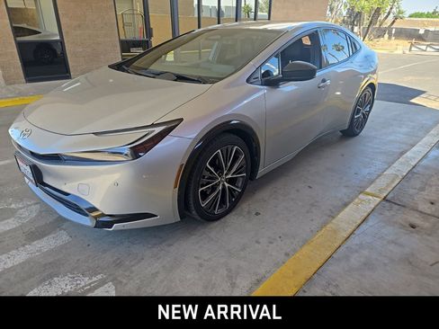 Used 2023 Toyota Prius XLE image 1