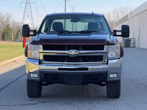 Used 2009 Chevrolet Silverado 2500 LT w/ Exterior Plus Package image 5