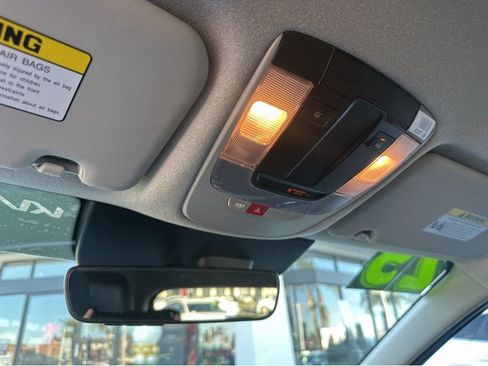 Certified 2025 Kia Niro EX image 23