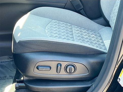 Used 2024 Chevrolet Equinox LS w/ LS Convenience Package image 18