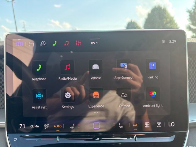 New 2026 Volkswagen Tiguan SE R-Line AWD/4WD image 24