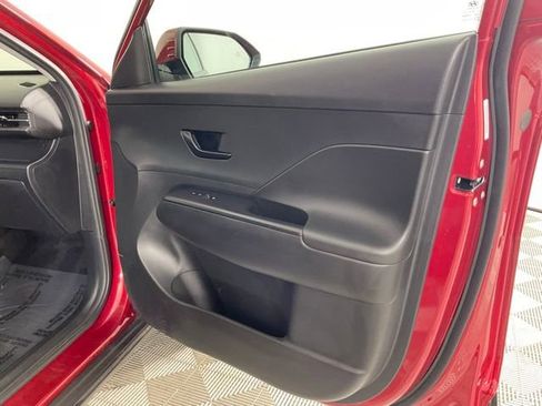 Used 2025 Hyundai Kona SEL FWD image 24